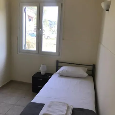 Semesterbostad Rouvas House Sidárion