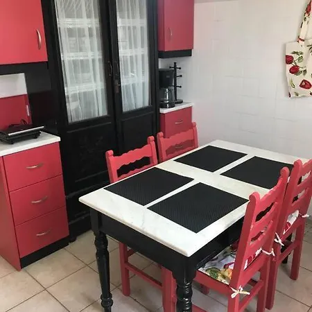 Rouvas House