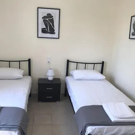 Holiday home Rouvas House