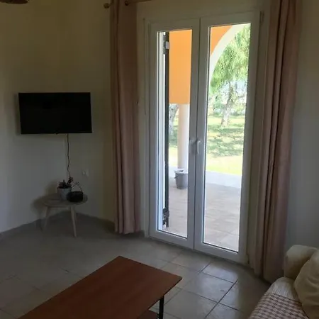 Rouvas House Case de vacanță Sidárion